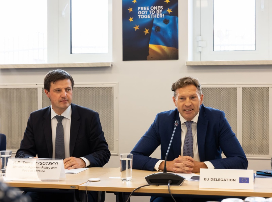 Україна закликає ЄС створити спільний механізм підтримки аграріїв: обстріли портів загрожують експорту