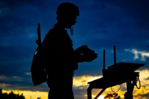 Les forces ukrainiennes ciblent une base de maintenance d’une brigade d’artillerie, un site de préparation de drones d’attaque et des entrepôts russes