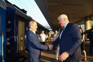 Aserbaidschanischer Außenminister in Kyjiw eingetroffen