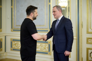 Selenskyj erörtert mit aserbaidschanischem Außenminister die Zusammenarbeit in Bereichen Verteidigung und Wirtschaft
