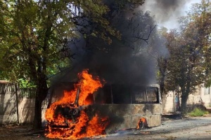L'armée russe a visé un bus dans la région de Dnipropetrovsk, tuant le chauffeur