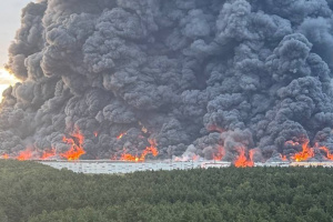 Region Moskau: Drohnenangriff setzt größtes Lager Wildberries in Brand