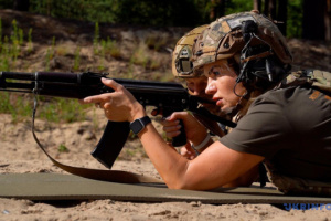 حلقة جديدة من مشروع " مُختَبَر في المعركة": لماذا لا يزال سلاح AKS-74 ذا أهمية في الجيش؟