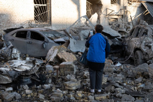 Guerre en Ukraine : quinze civils tués et plus de quarante blessés dans un bombardement russe sur Kyiv et sa région