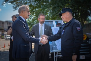Norwegischer Ministerpräsident besucht einen der Orte russischen Angriffs auf Kyjiw