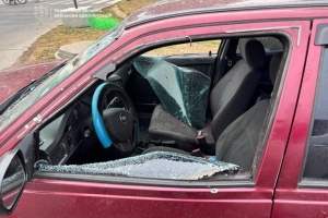 Auto in Saporischschja steht an der Appel und wird von russischer Drohne getroffen - es gibt Verletzte