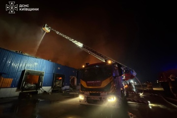 16 osób zginęło, 28 zostało rannych w obwodzie kijowskim, najwięcej ofiar rosyjskiego ataku w rejonie browarskim

