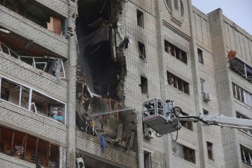 ロシア軍によるハルキウの集合住宅への攻撃　死者３名、被害者３７名に増加