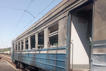 Une frappe de drone russe sur un train fait une victime et quatre blessés dans la région de Kharkiv
