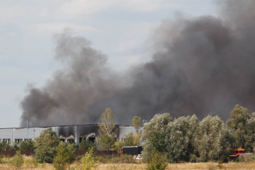 Під час атаки ворожих БПЛА загорілися склади у селі під Києвом