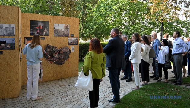 Les chefs des missions diplomatiques ukrainiennes en visite à la laure des Grottes de Kyiv/ Photo : Yevhen Kotenko, Ukrinform 