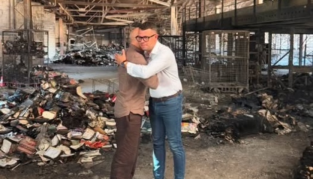 Міністр культури Литви побував на знищеному Росією книжковому складі у Харкові