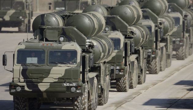 ГУР уразило у Криму дві російські пускові установки ЗРК С-400 «Тріумф» та антену керування дронами