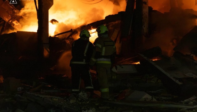 Ataque con misiles a Kyiv: Se produce un impacto contra uno de los hospitales infantiles y se incendia un almacén
