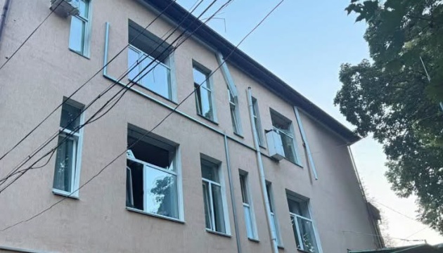 У Києві внаслідок нічної атаки пошкоджене дитяче інфекційне відділення