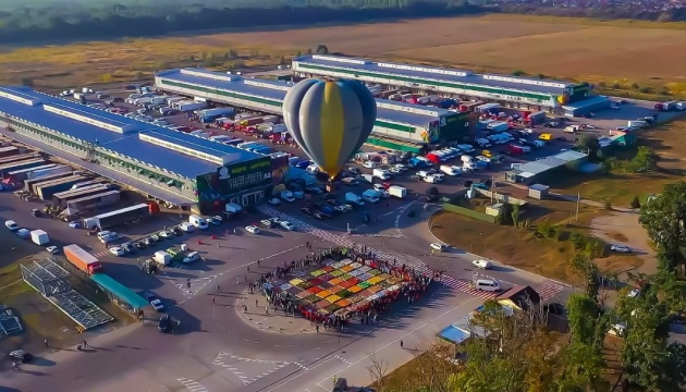 НАБУ завершило слідство у справі заволодіння 18 гектарами землі ринку «Столичний»