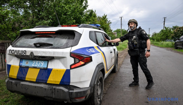 Dans la région de Zaporijjia, les bombardements russes ont rasé près de la moitié d'un village : cinq habitants évacués par la police