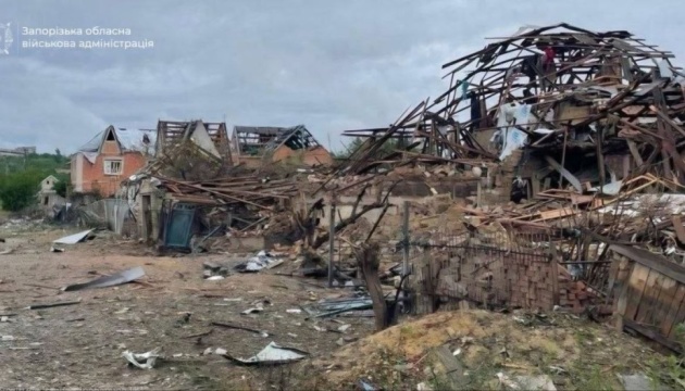 Rusya güçleri Zaporijya bölgesine güdümlü bombalarla saldırdı, iki kişi öldü, bir kişi yaralandı.