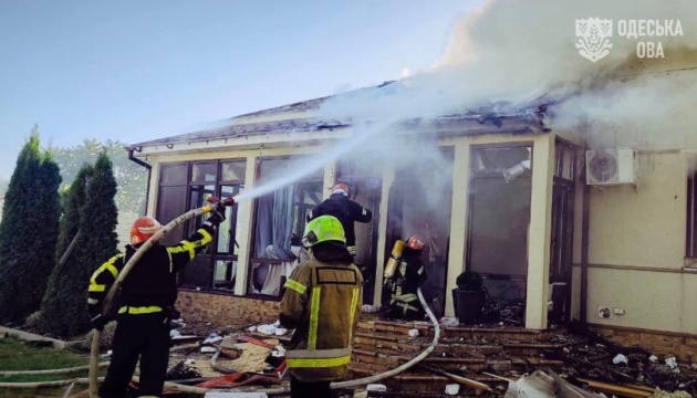 Seis personas resultan heridas, un restaurante y varias viviendas sufren daños en la región de Odesa por los ataques rusos