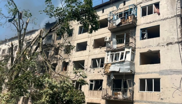 Russisches Militär fliegt vier Luftangriffe auf Kramatorsk: es gibt drei Verletzte, darunter ein Kind