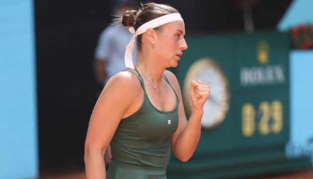 Marta Kostyuk bat la championne de l'US Open et se qualifie pour les huitièmes de finale du WTA 1000 de Cincinnati