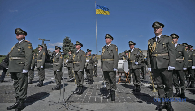 Le drapeau national ukrainien hissé à Kyiv / Photo : Yevhen Kotenko, Ukrinform 