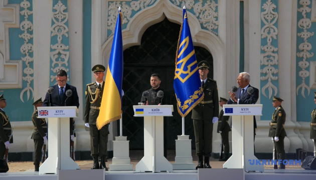 Feierlichkeiten anlässlich der 35 Jahre der Unabhängigkeit der Ukraine auf Sophia-Platz in Kyjiw