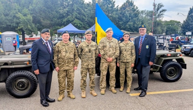 Українські військові взяли участь у параді в Торонто
