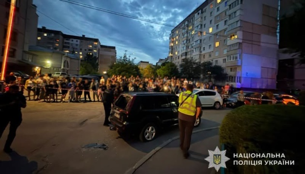 У Тернополі напали на групу оповіщення ТЦК - один військовий у лікарні, пошкоджене авто