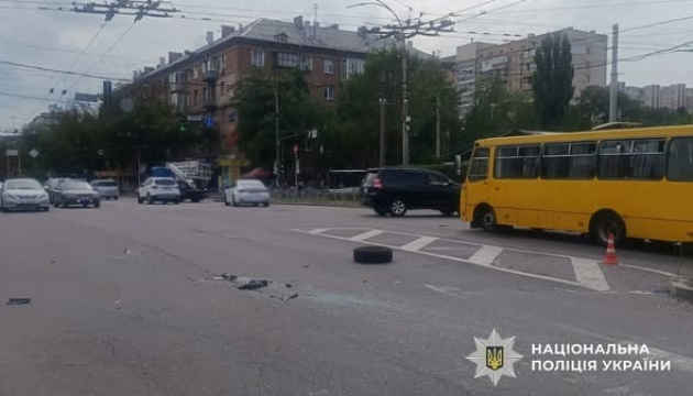 À Kyiv, un minibus est entré en collision avec une voiture, 8 blessés