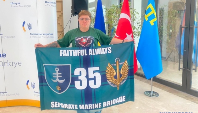 Дружина звільненого з полону захисника розповіла історію про його пошук та допомогу полоненим побратимам
