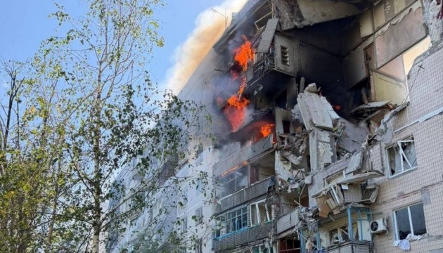 Армія РФ вдарила по багатоповерхівці у Слов’янську