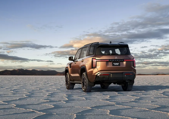 Mitsubishi представила нову модель позашляховика Pajero
