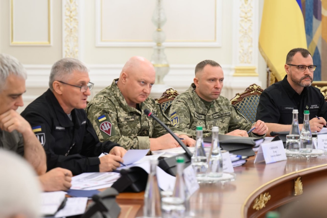 Зеленський провів Ставку: Головне питання - прискорення виробництва перехоплювачів реактивних «Шахедів»
