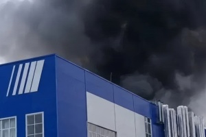 En Russie, une usine de défense, qui fabrique des moteurs de fusée, est en feu, selon les médias
