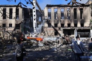 Aumenta a 35 el número de víctimas del ataque ruso a Kyiv, hay cinco muertos