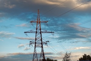 Russen greifen erneut Energieobjekte an, in vier Regionen Stromausfälle gemeldet