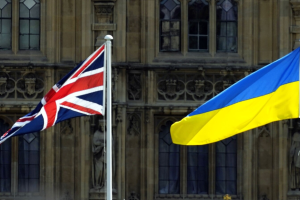 Росіяни вигадали фейк про загибель британського військового від «дружнього вогню» в Україні