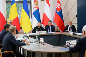 Gipfeltreffen Carpathian 8: Selenskyj kündigt Unterzeichnung von Abkommen im Wert von einer Milliarde Euro an