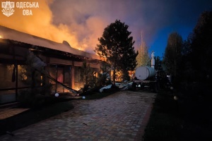Fuerzas rusas atacan masivamente la infraestructura civil en el sur de la región de Odesa