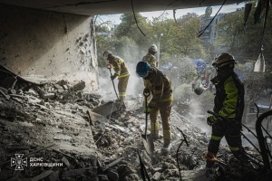 Nach russischem Angriff: Such- und Rettungsarbeiten in Charkiw abgeschlossen – es gibt 48 Verletzte