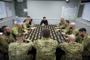 Selenskyj  berät mit Militär über Pläne für vierte Saison der Operation Wiwaldi