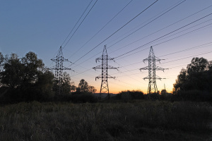 Russen greifen erneut Energieobjekte an, in sechs Regionen Stromausfälle gemeldet