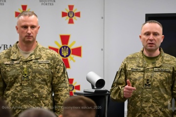 Драпатий представив особовому складу нового командувача Сухопутних військ