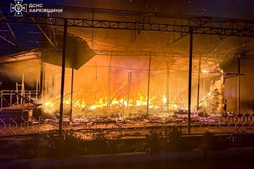 Ворог вдарив дроном по ринку у Великому Бурлуку, спалахнула пожежа