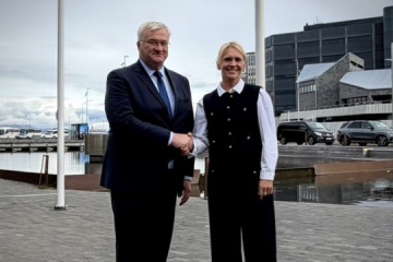 Sybiha aborda la firma del Acuerdo de Drones con su homóloga de Islandia