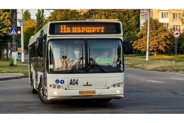 У Кропивницькому через нестачу пального скоротили кількість автобусів на маршрутах