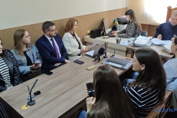 Права на картини Марчука: суд прийняв заяву про зміну предмета позову