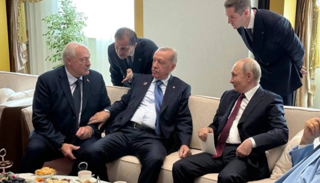 Ердоган у Бішкеку провів зустріч із Путіним та Лукашенком