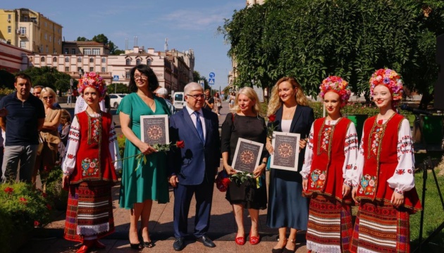 В Одесі до Дня міста відкрили нові імена на Алеї зірок